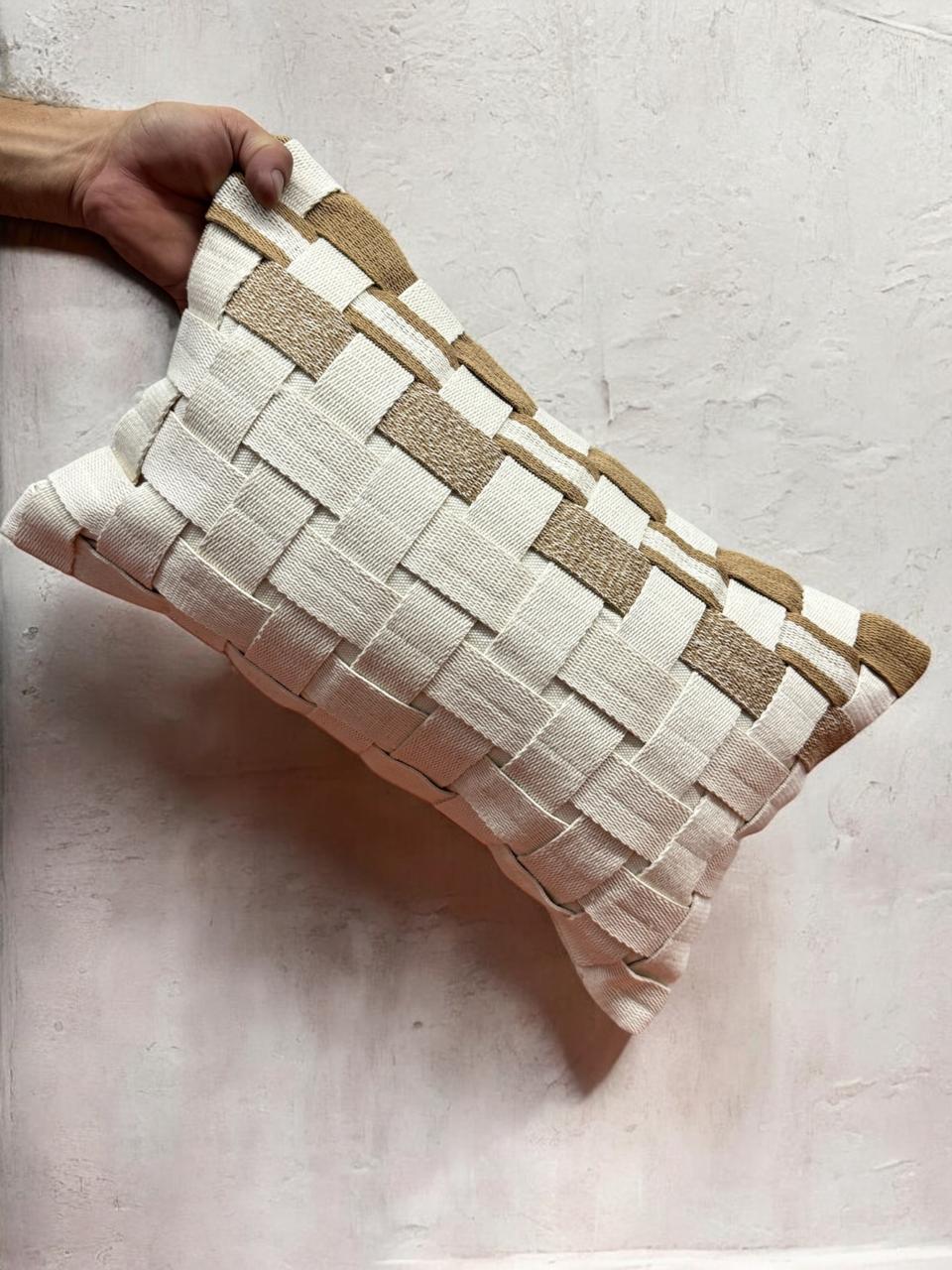 Capa Almofada Trancê Algodão Natural Santa Luzia 50x30